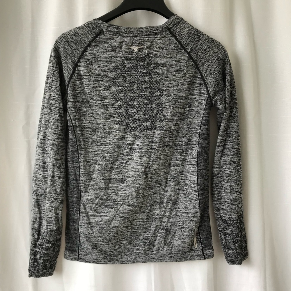 Mizuno Long Sleeve workout top women size medium sample tag - Picture 7 of 10